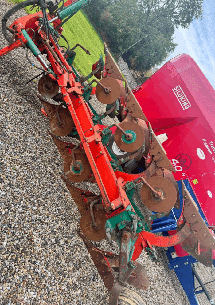 ED85/240 4 Furrow Plough - Image 2