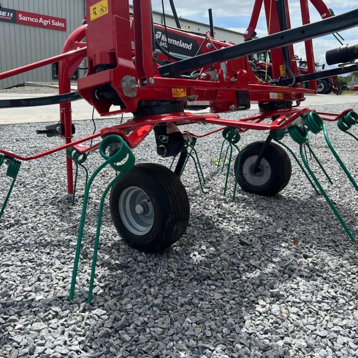 Kverneland 8452 Tedder (Aged Stock) - Image 3