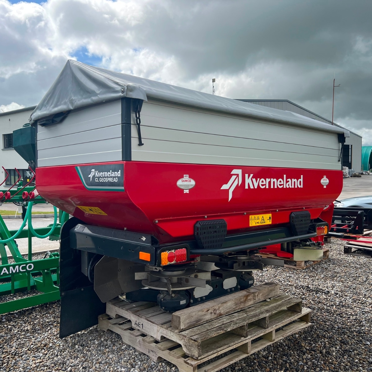 Kverneland Fertiliser Spreader