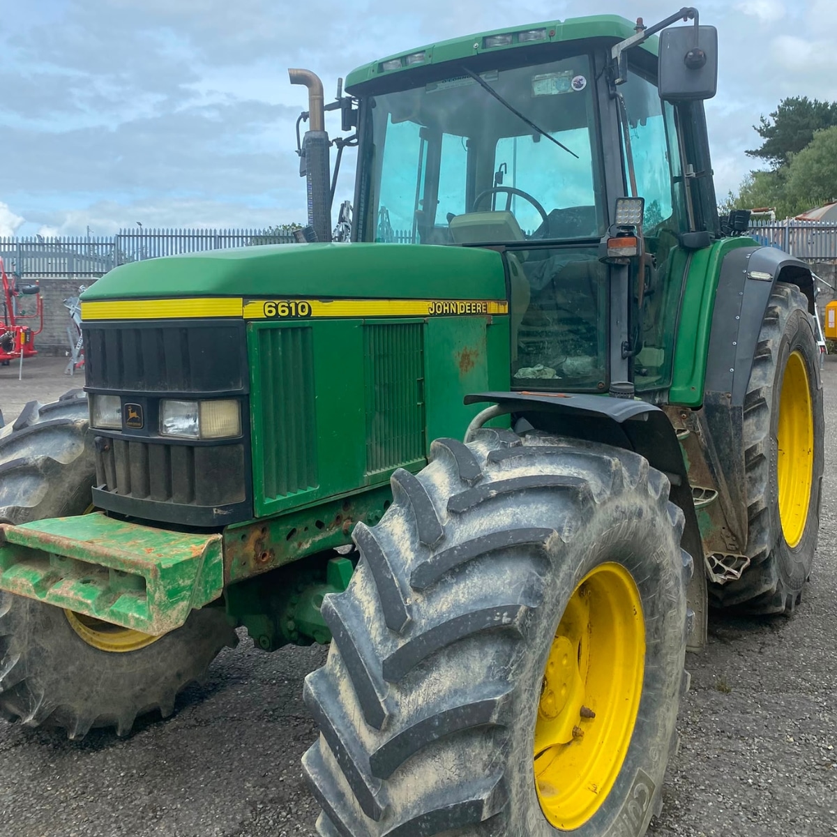 John Deere 6610
